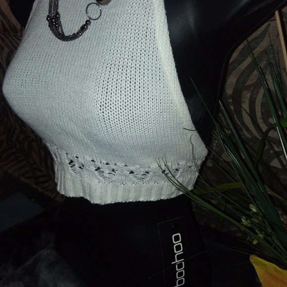 NWT Amazing Ivory Crochet Open Back Halter Top - Picture 2 of 4